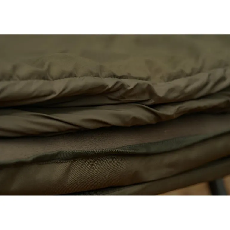 Bedchair Avid Carp Revolve System
