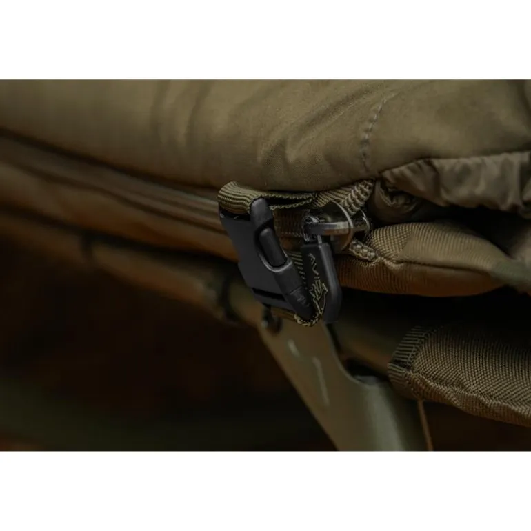 Bedchair Avid Carp Revolve System