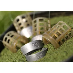 Cage Feeder Guru X-Change Distance Feeder Caged